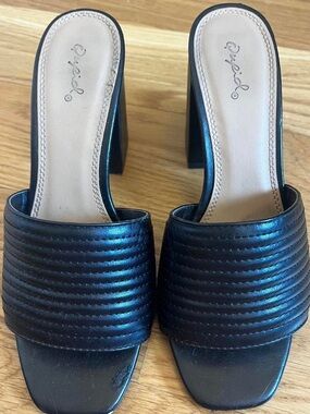 Qupid Black Slide Mule Heels Size 6.5